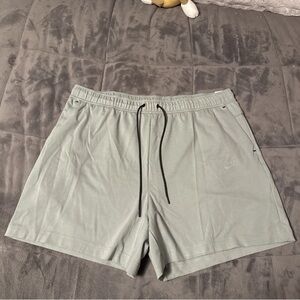 NIKE Tech Shorts 4XL Mens Mica Green Lightweight Above Knee Length